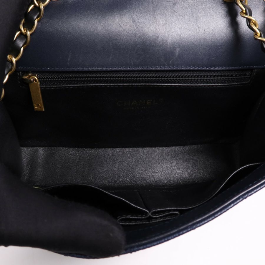 CHANEL 牛皮皮革Filigree Chain Bag金扣鏈帶肩背袋-12