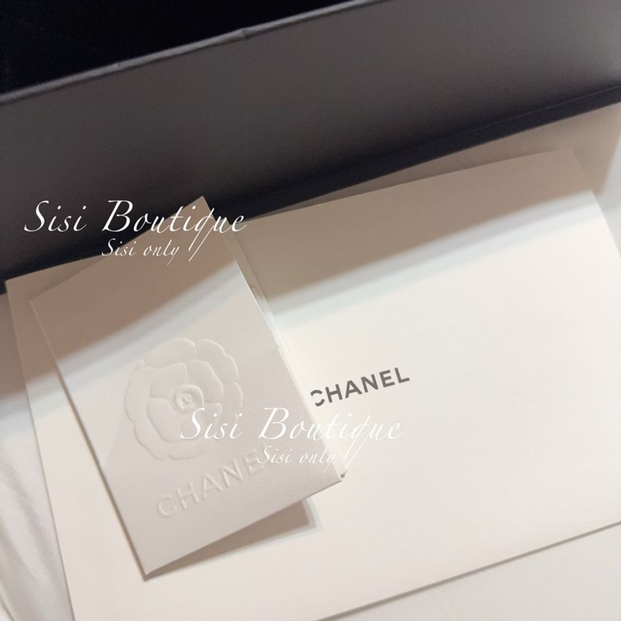 CHANEL鏈帶可調珍珠雕花揹帶圓筒包-12