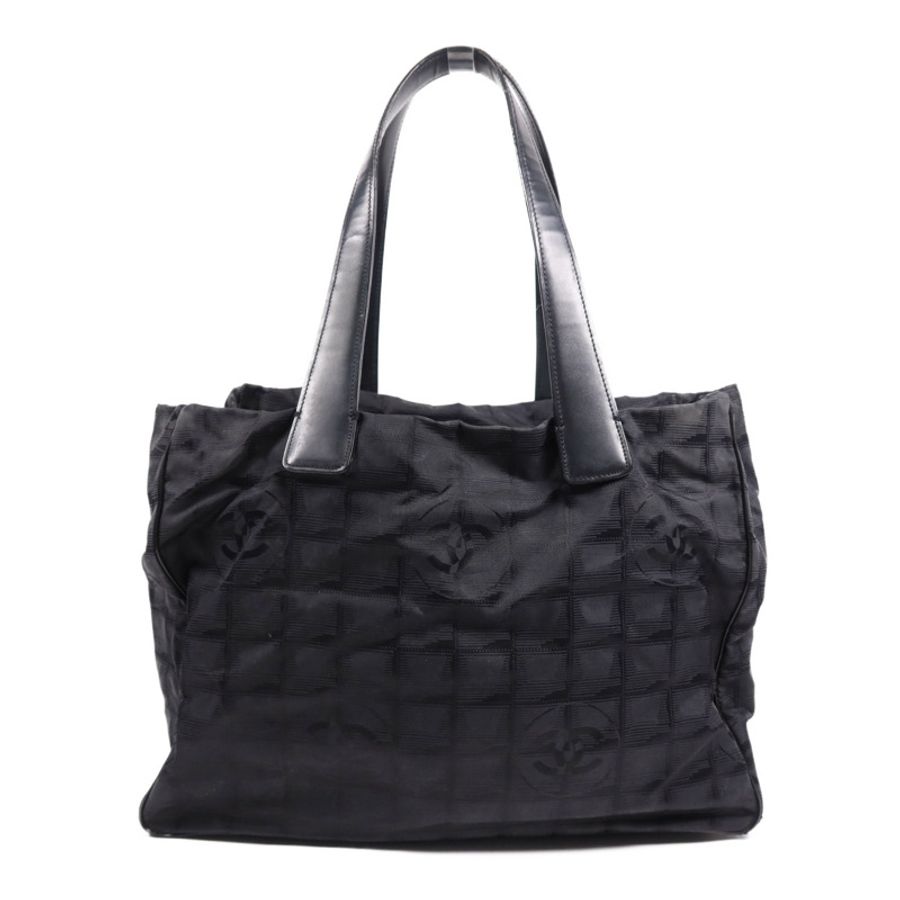 CHANEL 尼龍New Travel Line金扣手挽袋-1