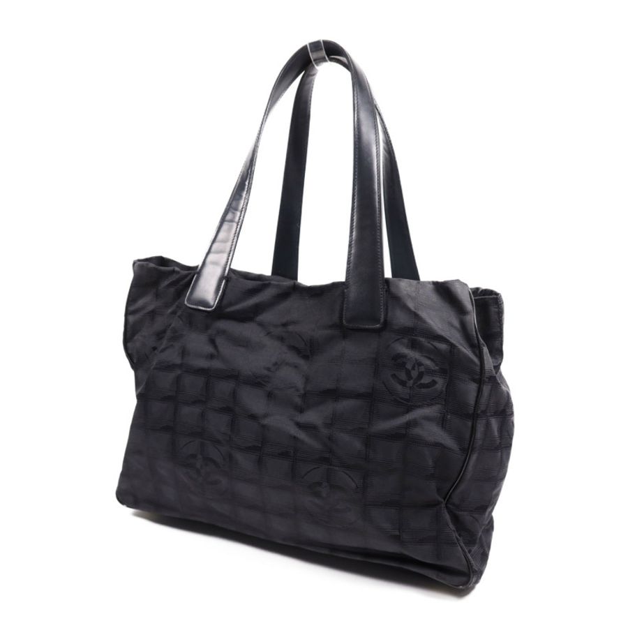 CHANEL 尼龍New Travel Line金扣手挽袋-2