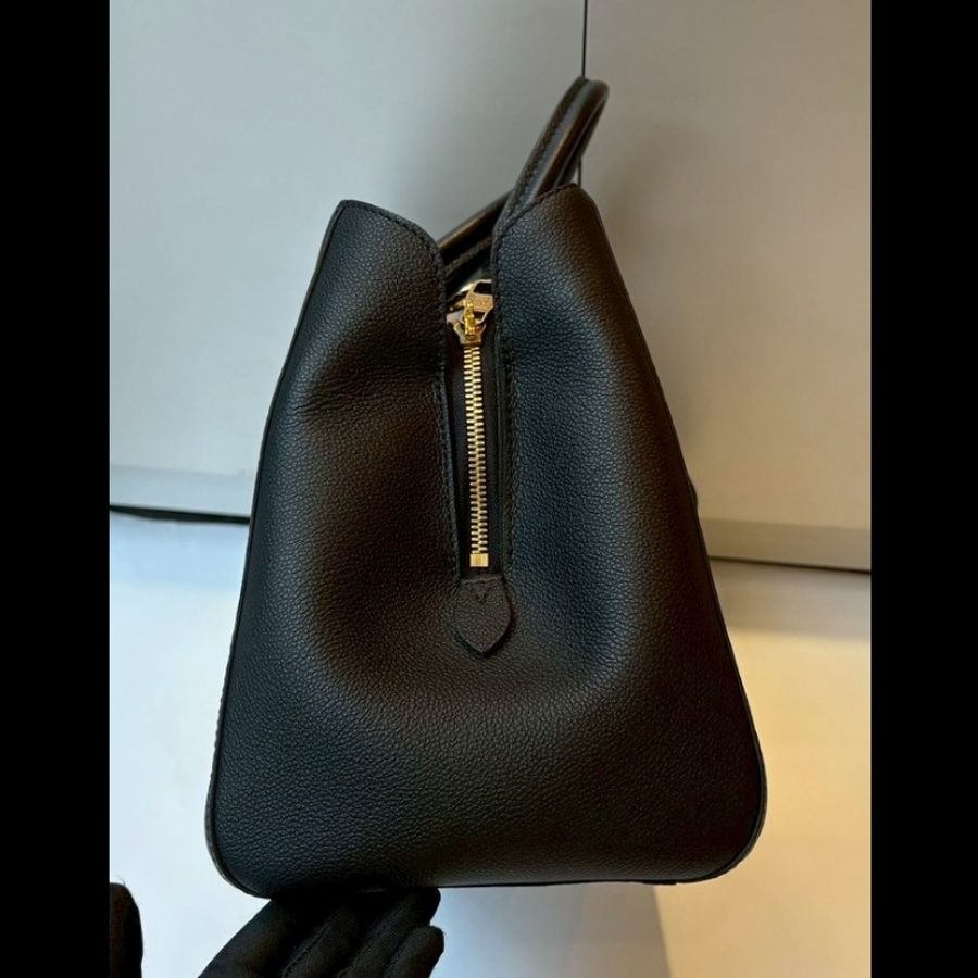 LV 黑皮壓紋兩用大包 蒙恬包-9