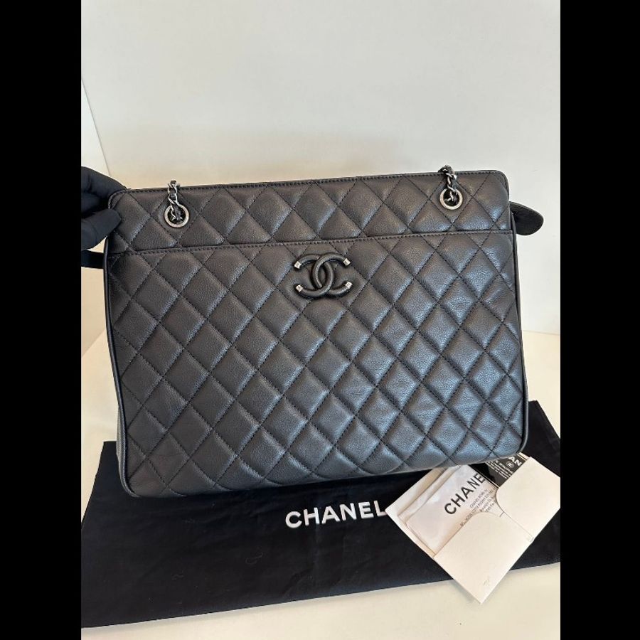 Chanel tote 小牛皮黑色-1