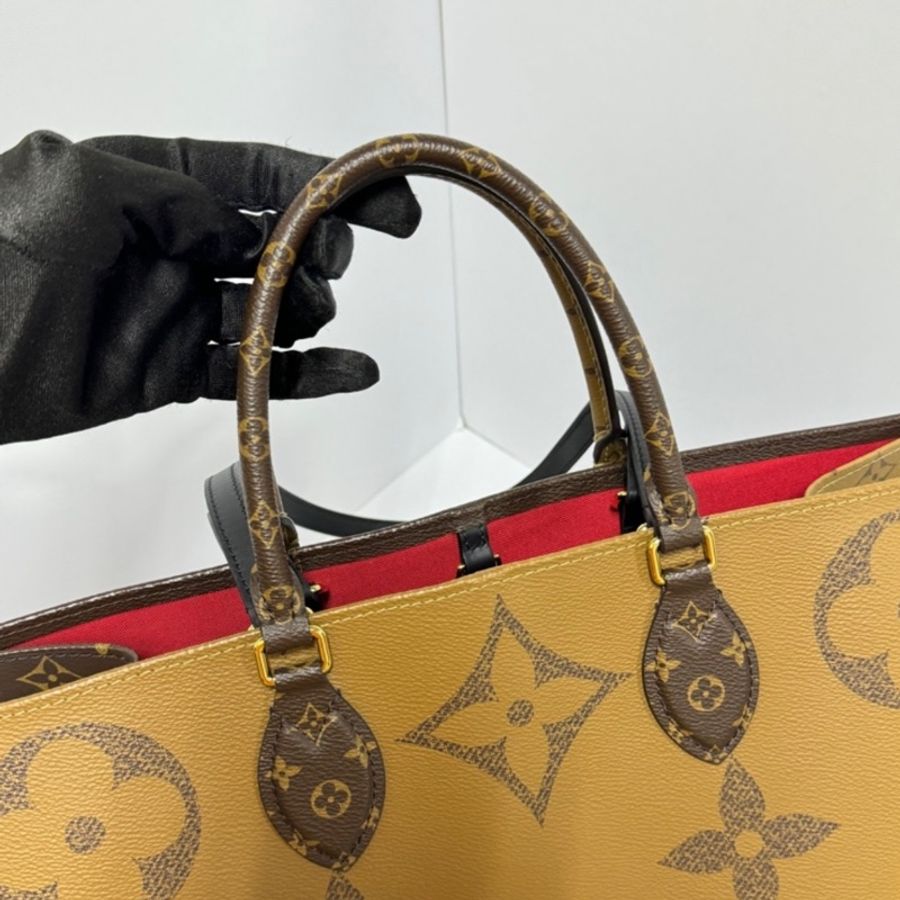（極新💖） LV OnTheGo GM 最新晶片款 托特包 專櫃11.1萬元！-14