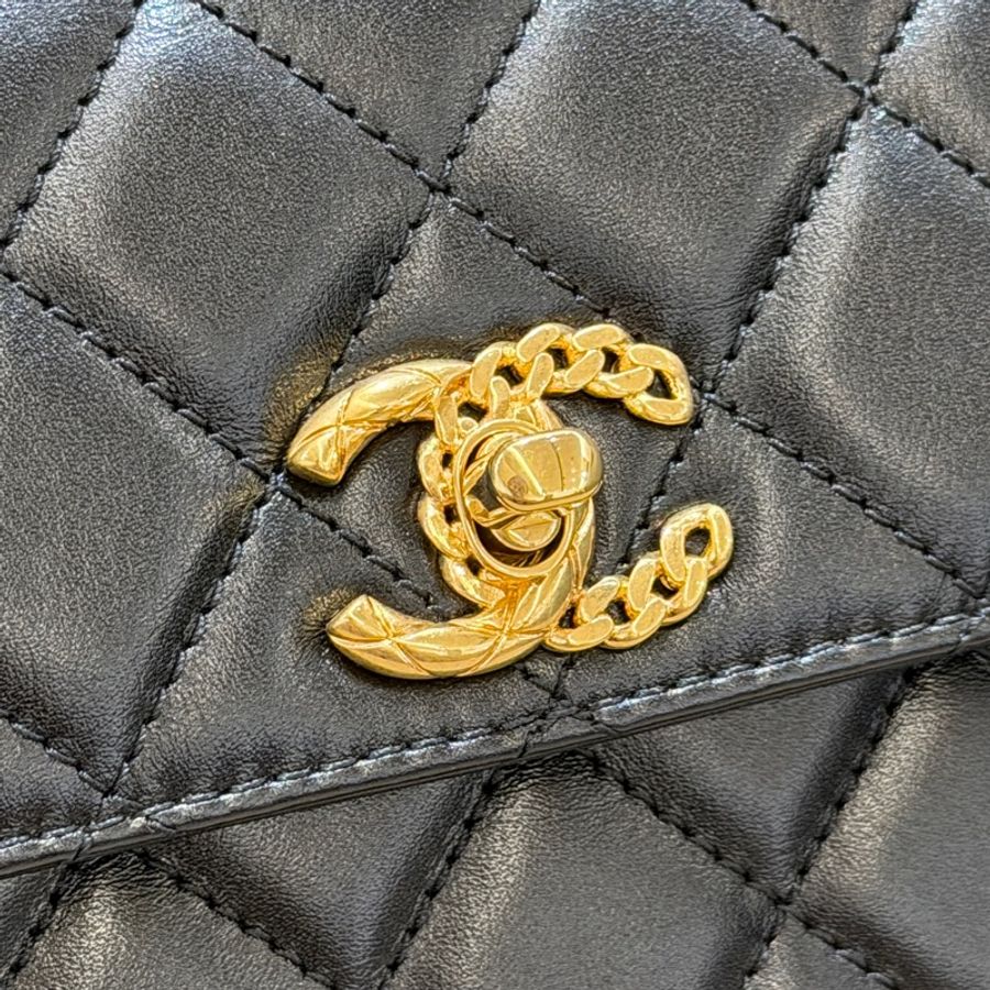 Chanel mini Flap Bg 黑金手柄鏈條包 芯片款-7