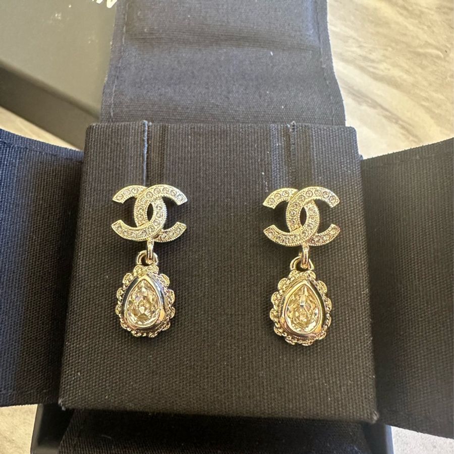 香奈兒Chanel 22k水鑽復古垂吊淡金色耳環-6