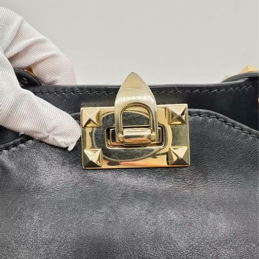 二手Valentino 黑金鉚釘rockstud托特斜挎包,配件肩帶-12
