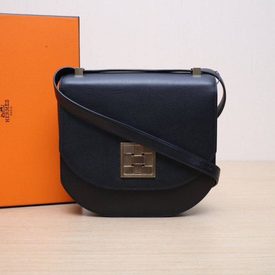 HERMES Mosaique馬賽克大號2189黑色MADAME皮D刻金扣肩背包-0
