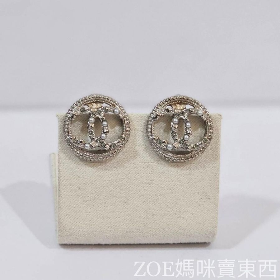 Chanel 銀色雙C造型鑲圓形珍珠點鑽耳夾式耳環-0