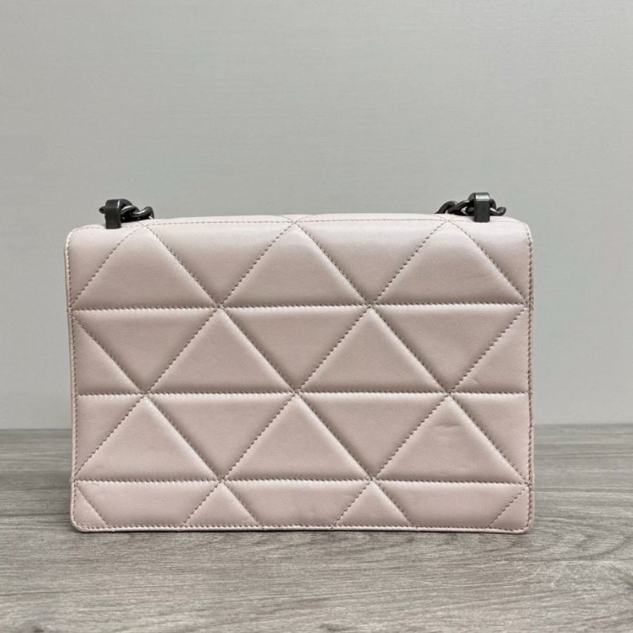 PRADA 粉色菱格紋肩背斜背包 24*16*7 98新配件塵袋-5