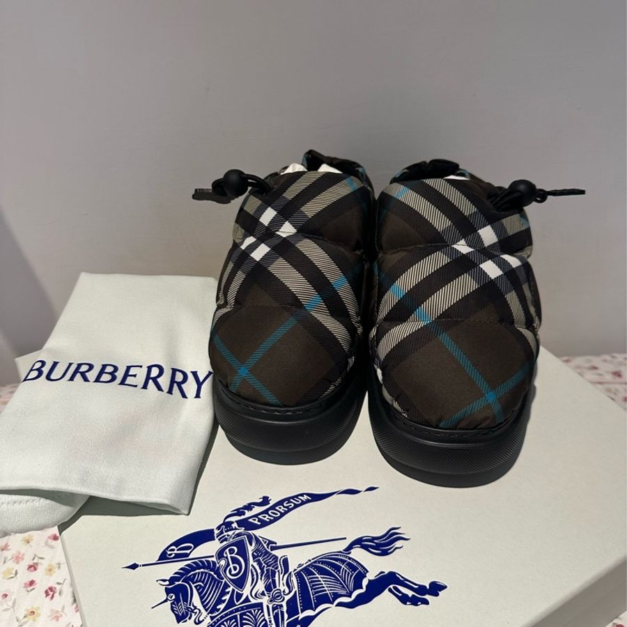 全新Burberry2024秋季系列格紋鞋（原價$34900）-0