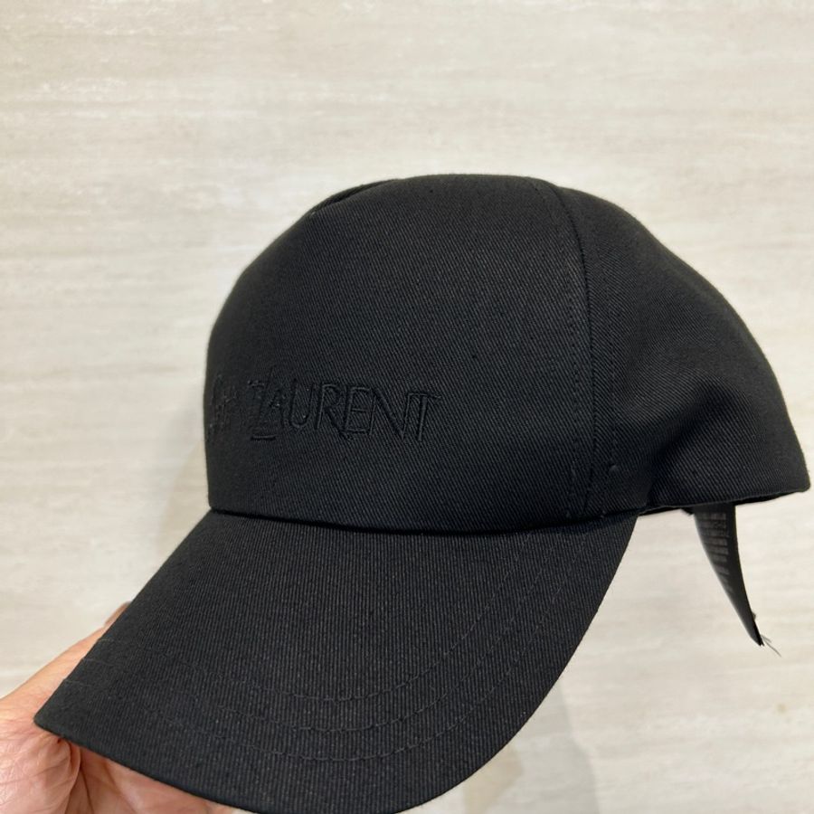 YSL 黑棉質SAINT LAURENT刺繡字體棒球帽-1