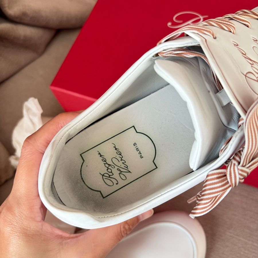 Roger Vivier VIV ÉTIQUETTE 法式優雅小白鞋 緞帶繫帶休閒鞋 白色 39號-13