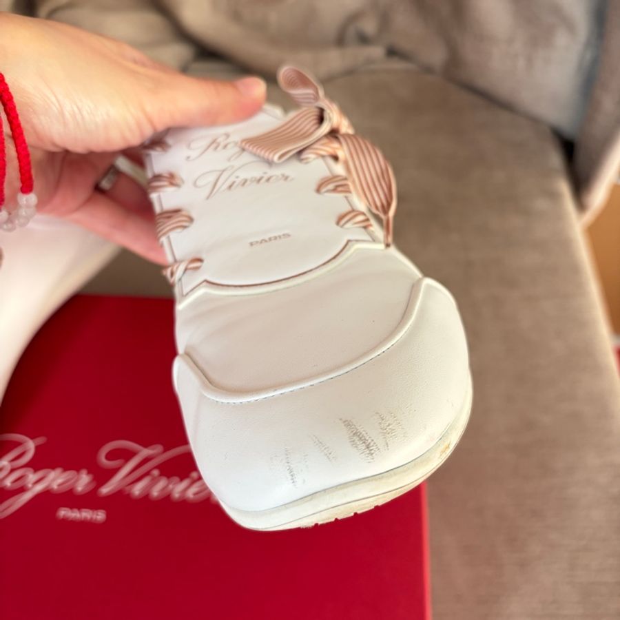 Roger Vivier VIV ÉTIQUETTE 法式優雅小白鞋 緞帶繫帶休閒鞋 白色 39號-25
