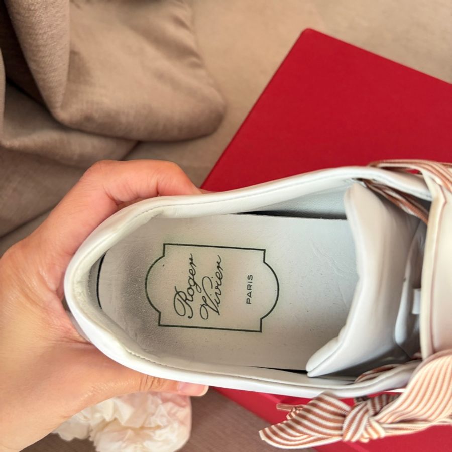Roger Vivier VIV ÉTIQUETTE 法式優雅小白鞋 緞帶繫帶休閒鞋 白色 39號-37