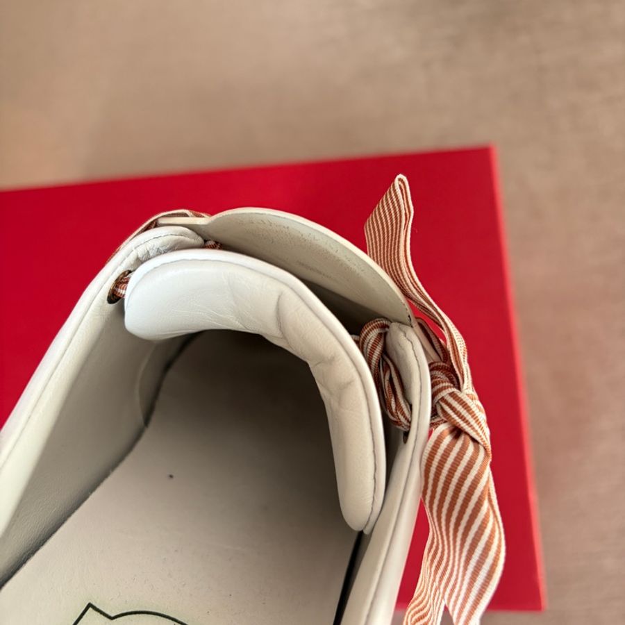 Roger Vivier VIV ÉTIQUETTE 法式優雅小白鞋 緞帶繫帶休閒鞋 白色 39號-38