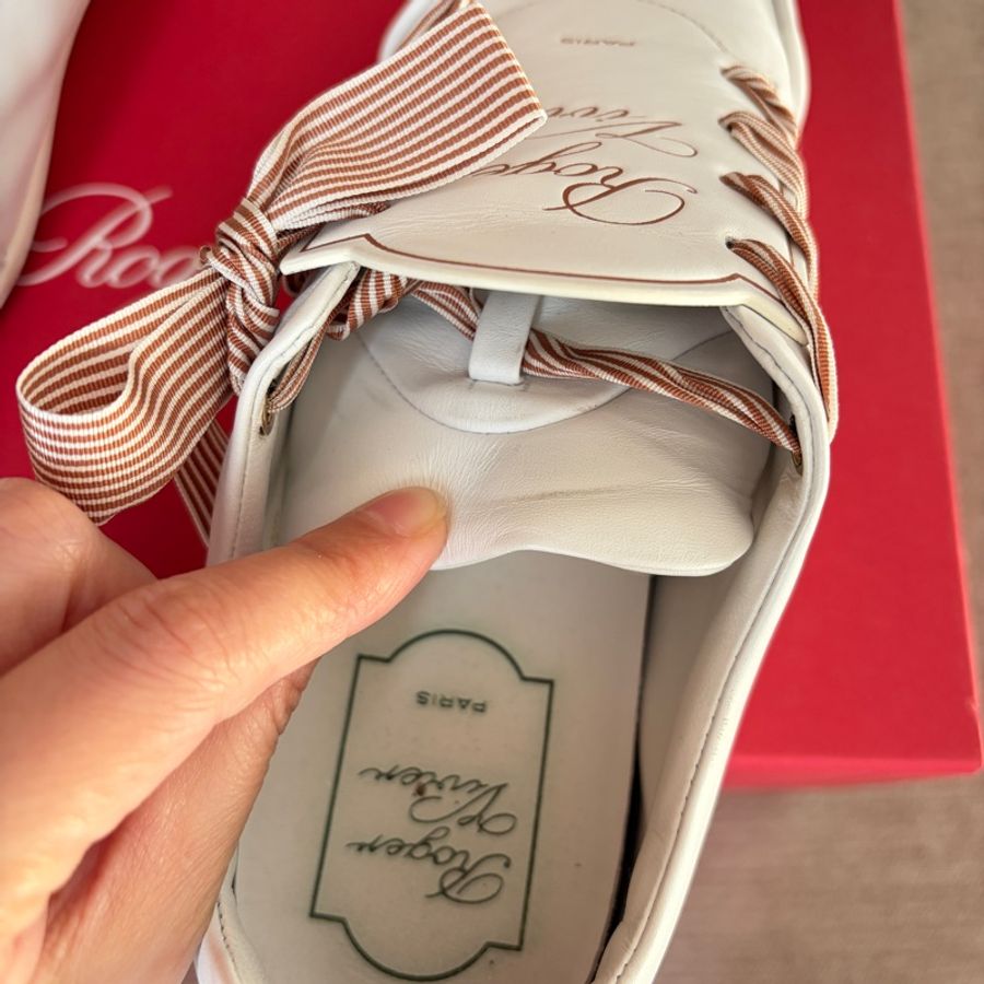 Roger Vivier VIV ÉTIQUETTE 法式優雅小白鞋 緞帶繫帶休閒鞋 白色 39號-45
