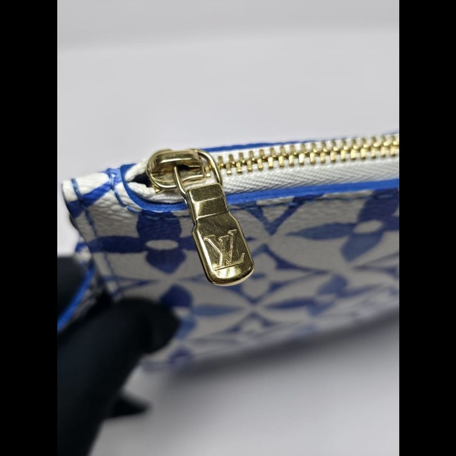 LV - Neverfull MM By The Pool-27