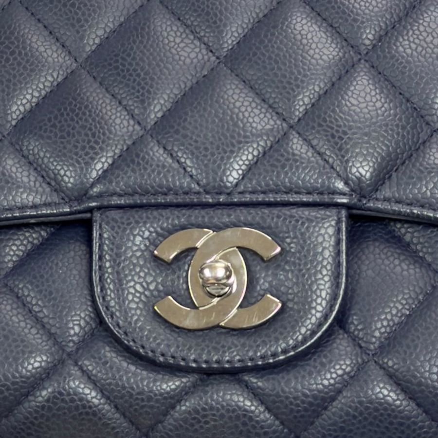 CHANEL Maxi 荔枝皮 特大號經典款 鏈條包-3