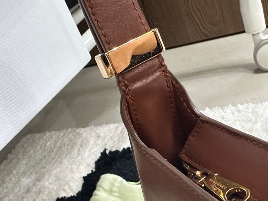 Burberry TB Logo 棕色腋下包-3