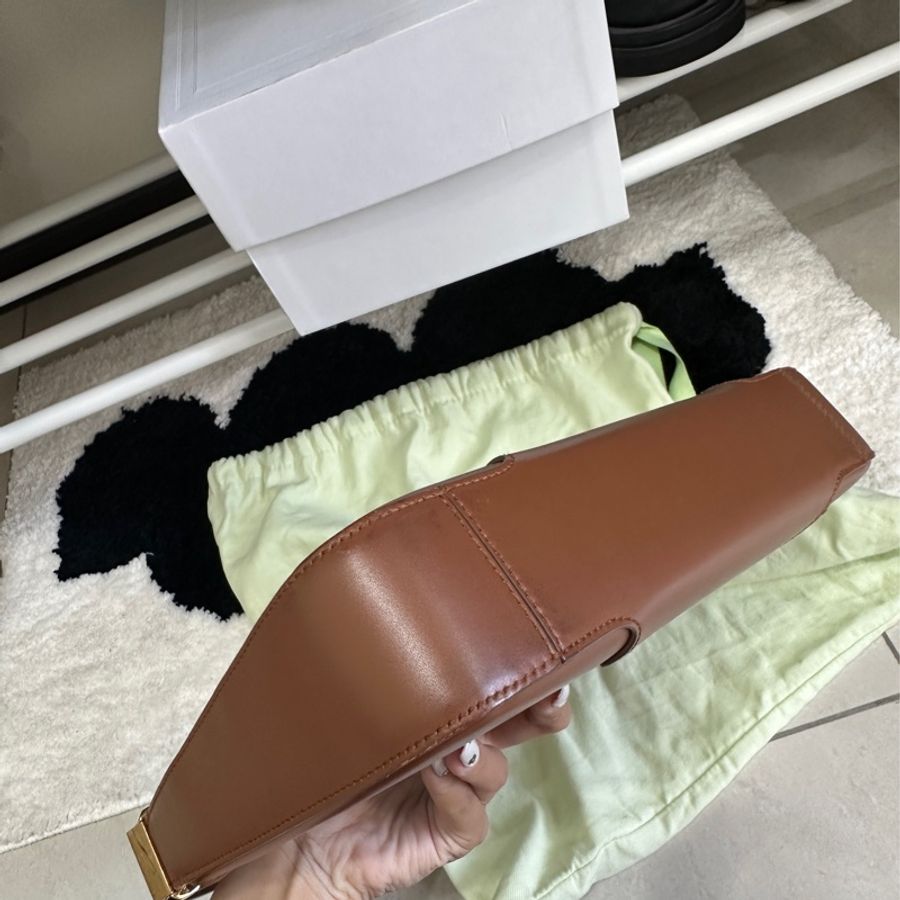 Burberry TB Logo 棕色腋下包-13