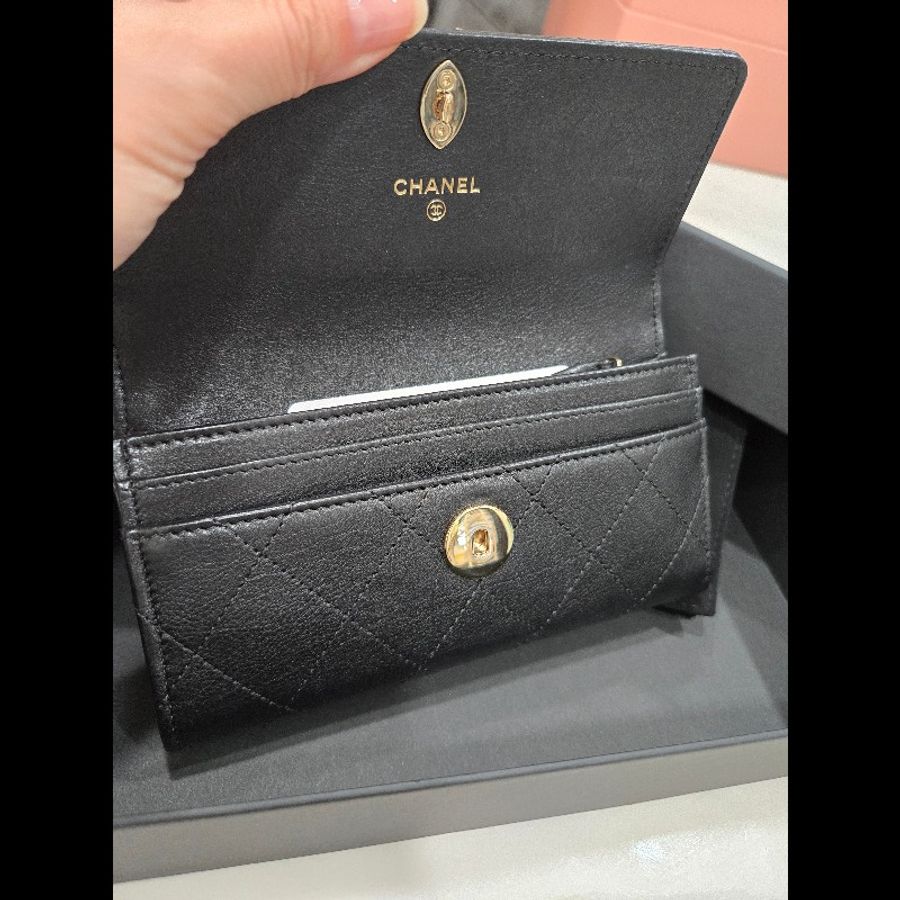 Chanel 經典轉釦 實用款中夾-6
