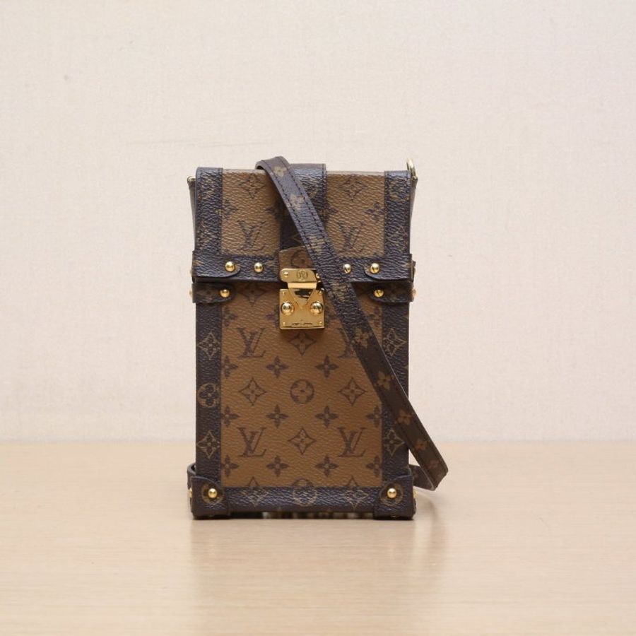 LOUIS VUITTON TrunkVertical手機包拼色PVC2019肩背包-1