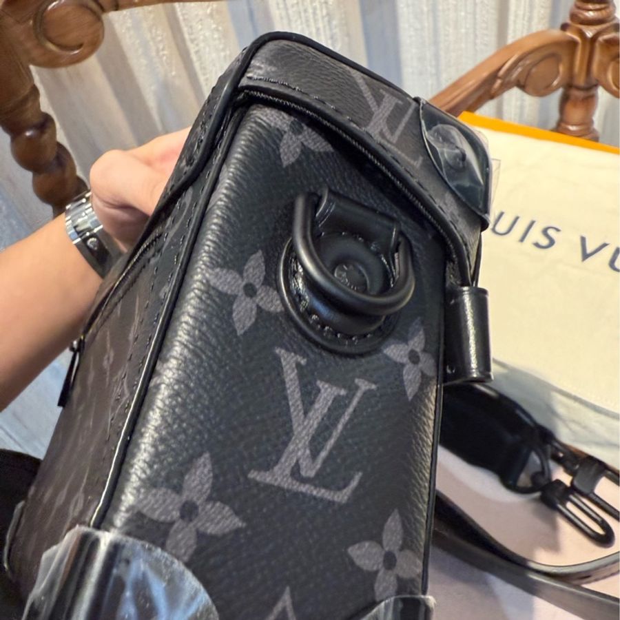 LV 新款黑武士Soul Trunk男士斜挎包-8