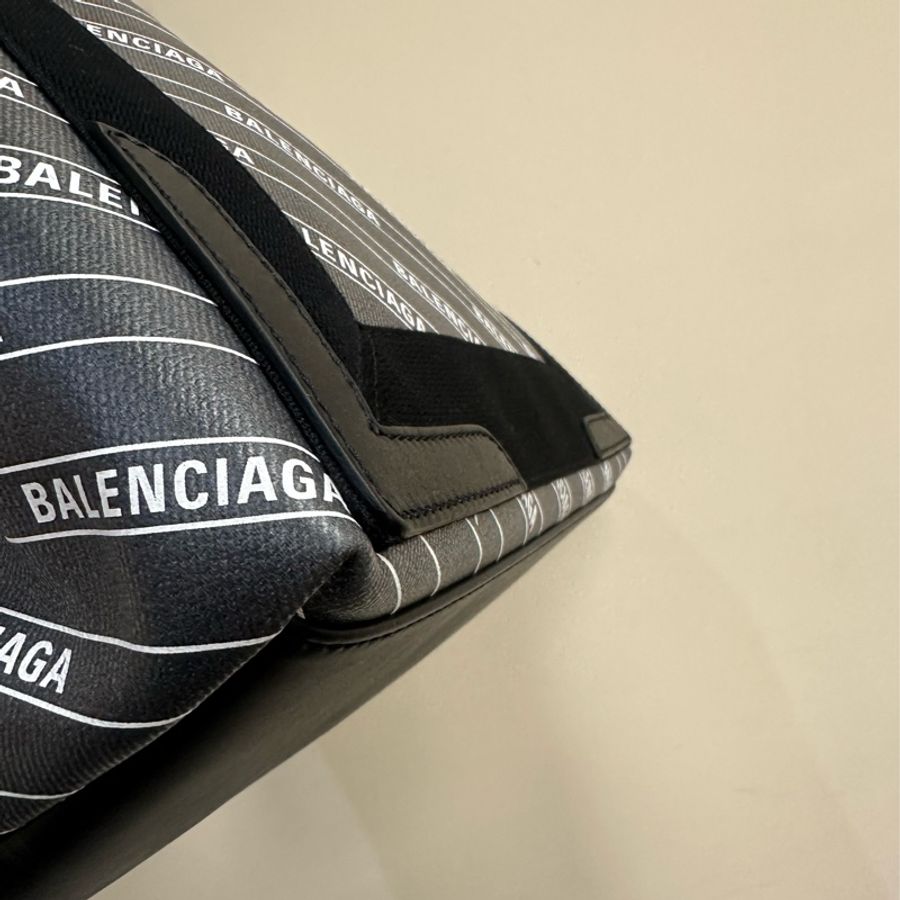 Balenciaga 灰PVC黑牛皮銀釦滿版logo Navy Cabas 小號手提托特包-6