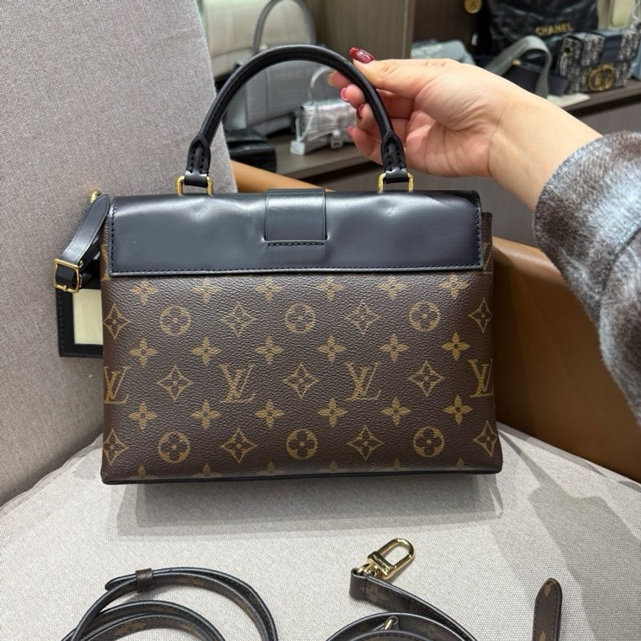 LV One Handle郵差包 經典老花拼黑色-7