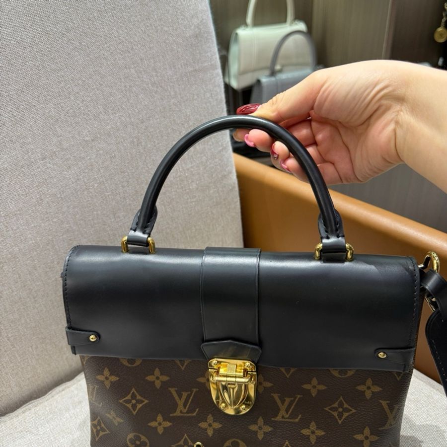LV One Handle郵差包 經典老花拼黑色-11