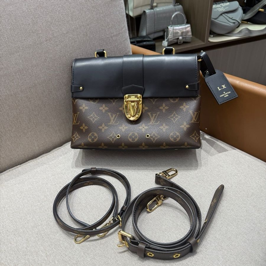 LV One Handle郵差包 經典老花拼黑色-12