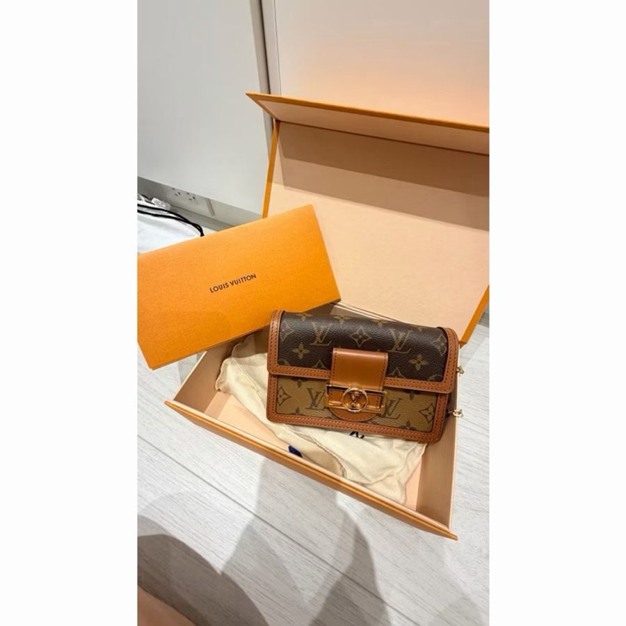 LV MINI DAUPHINE WOC 達芙妮原花雙色金釦鍊帶斜背包-2
