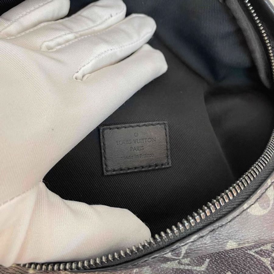 Louis Vuitton • 限量Galaxy Discovery星空系列腰包 胸包-6