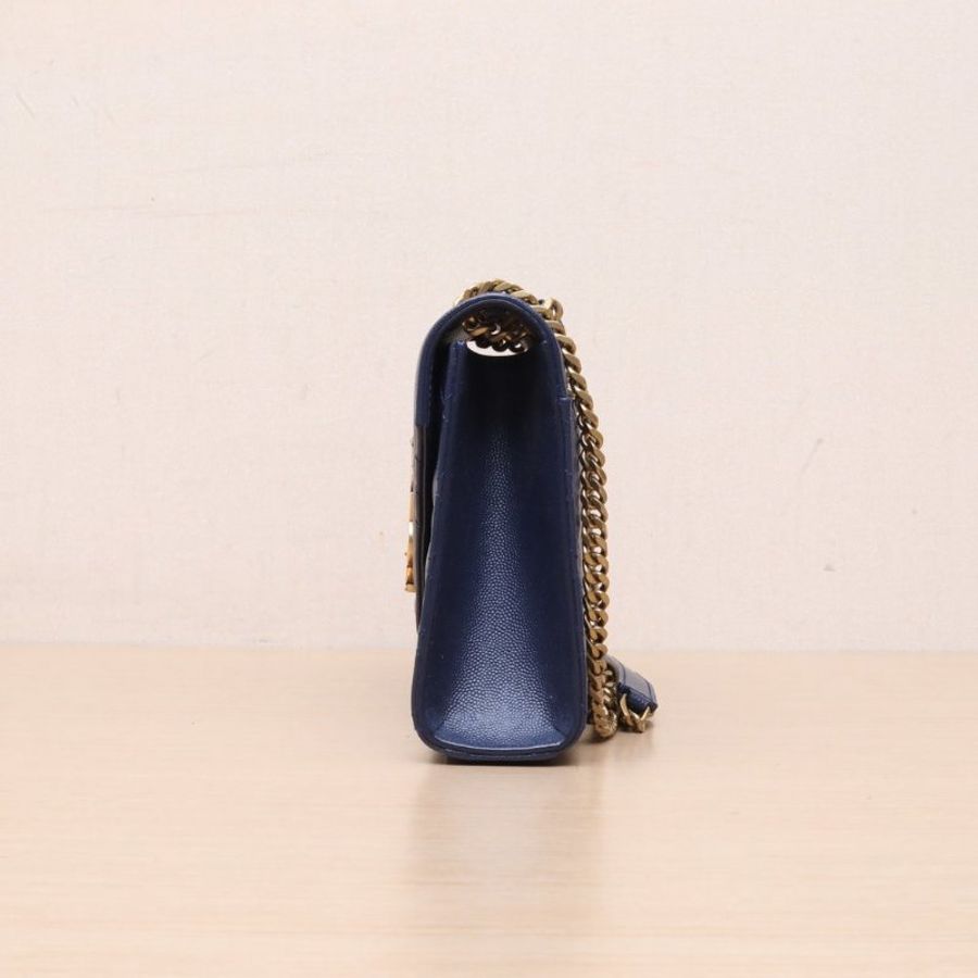 SAINT LAURENT Envelope絎縫紋理信封包中號墨藍色牛皮金扣肩背包-4