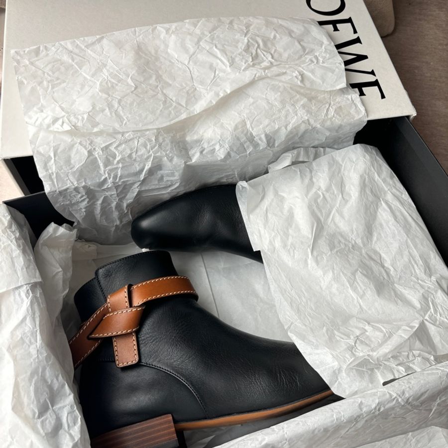 【LOEWE Gate Boot 25】黑色羊皮短靴 40號｜真皮方頭｜二手良好 柔軟好穿 經典配色 附完整配件-6