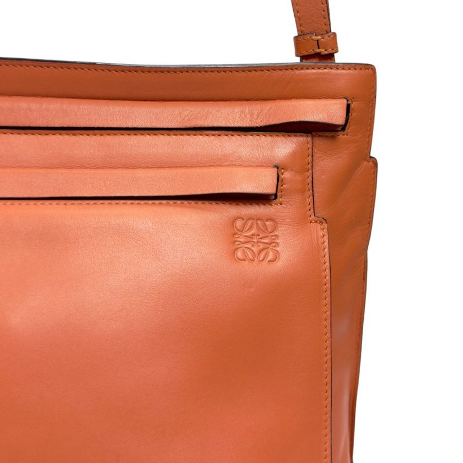 LOEWE 斜揹袋-3