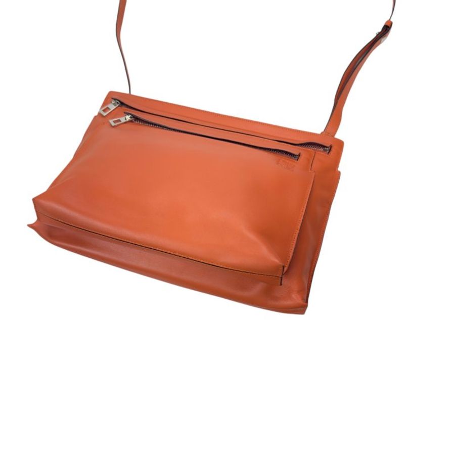 LOEWE 斜揹袋-12
