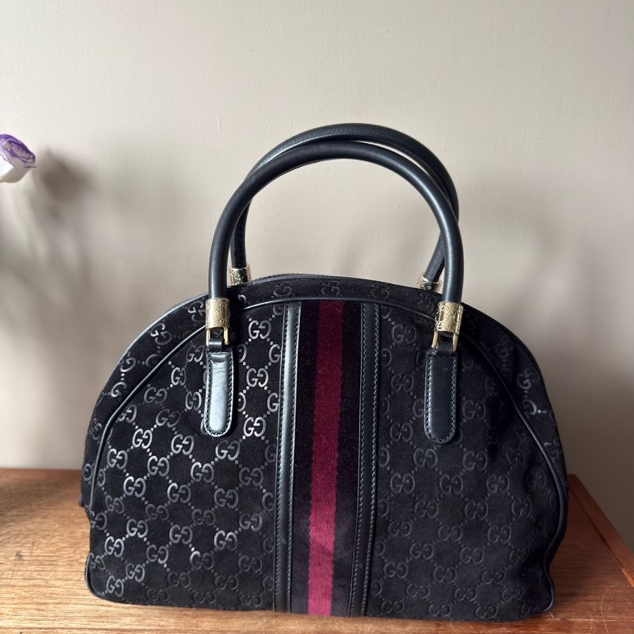 GUCCI 經典黑色麂皮保齡球包/波士頓包-1