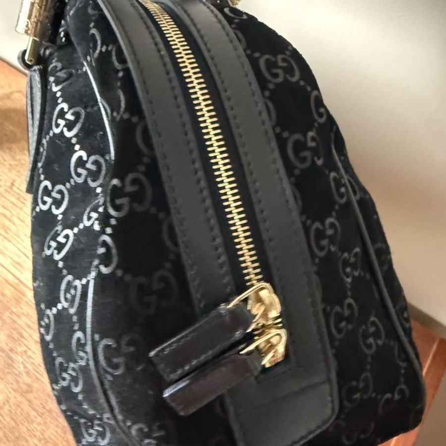 GUCCI 經典黑色麂皮保齡球包/波士頓包-16