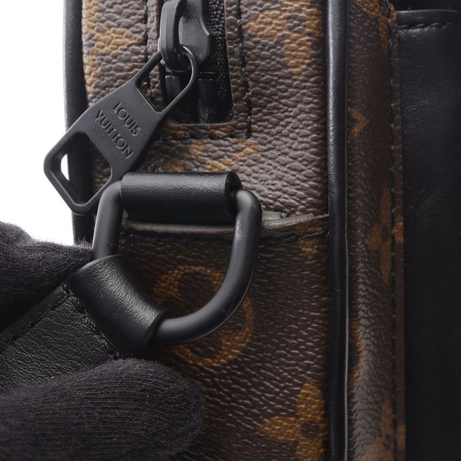 路易威登 Christopher 穿戴式皮夾肩包 M69404 Monogram Macassar-6