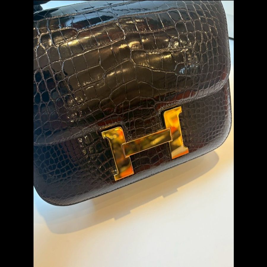 Hermes 金釦黑亮鱷魚皮康康包 constance 23-2