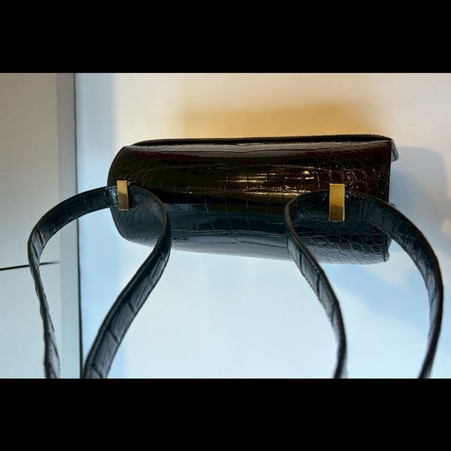 Hermes 金釦黑亮鱷魚皮康康包 constance 23-16
