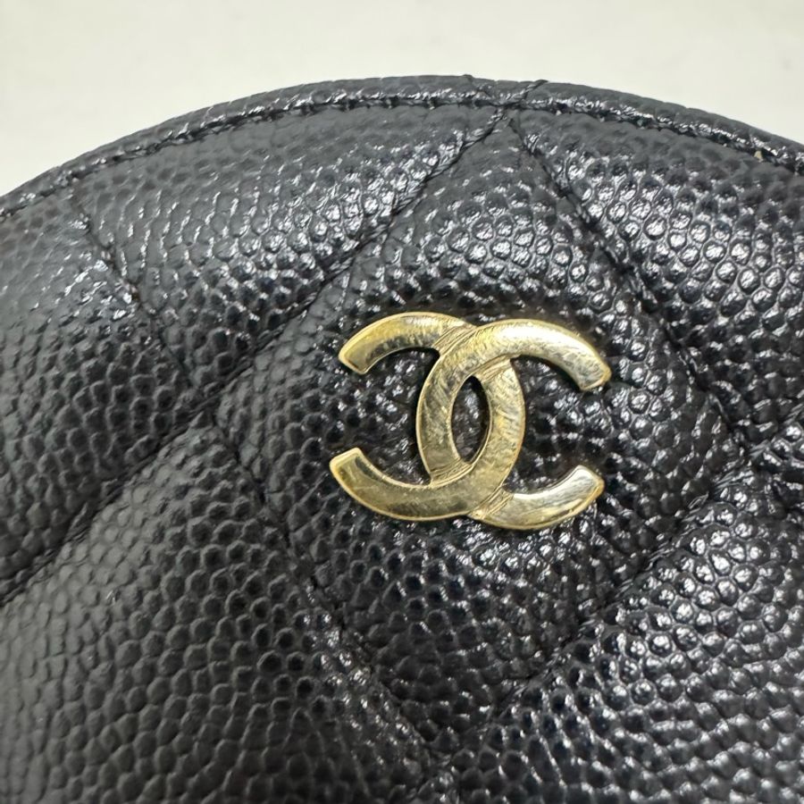 Chanel黑金荔枝牛皮皮穿鏈可愛小圓餅-4