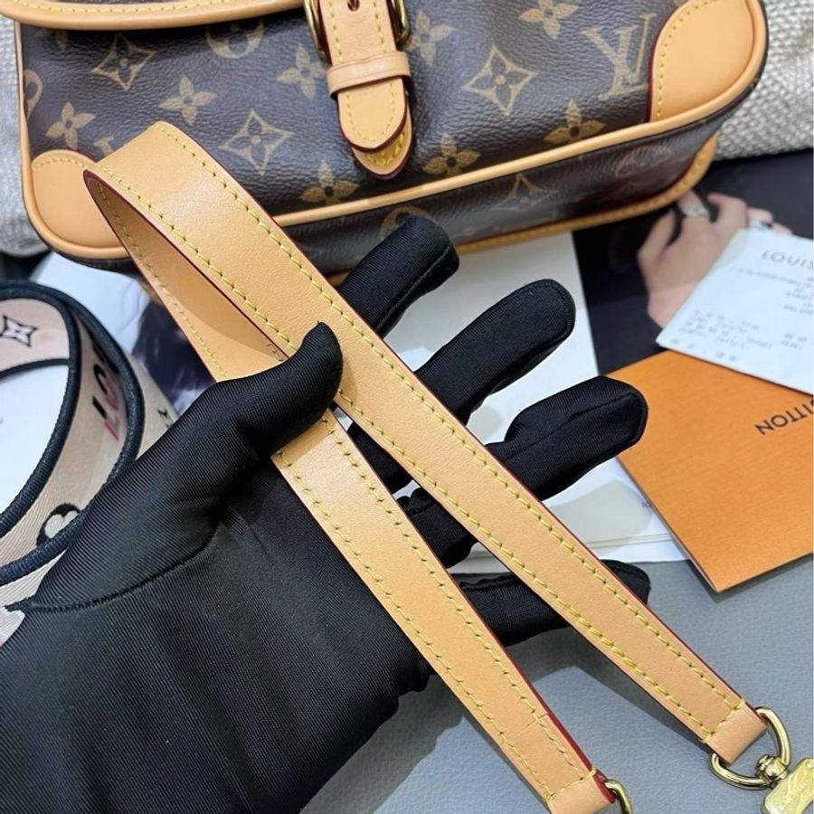 LV diane 法棍包黑色肩帶-3
