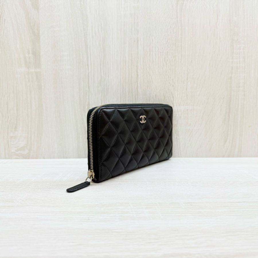 CHANEL黑色小羊皮ㄇ拉長夾A50097-3