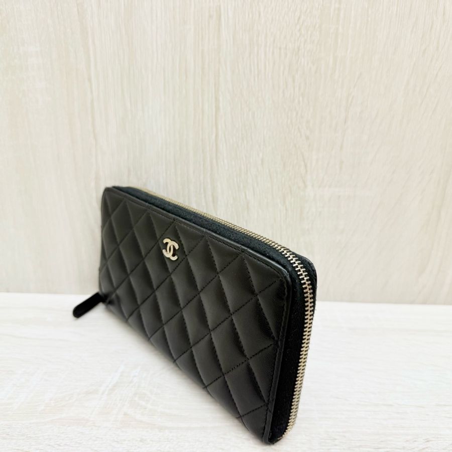 CHANEL黑色小羊皮ㄇ拉長夾A50097-4