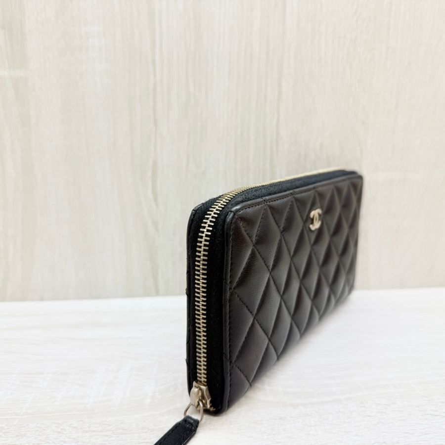 CHANEL黑色小羊皮ㄇ拉長夾A50097-5