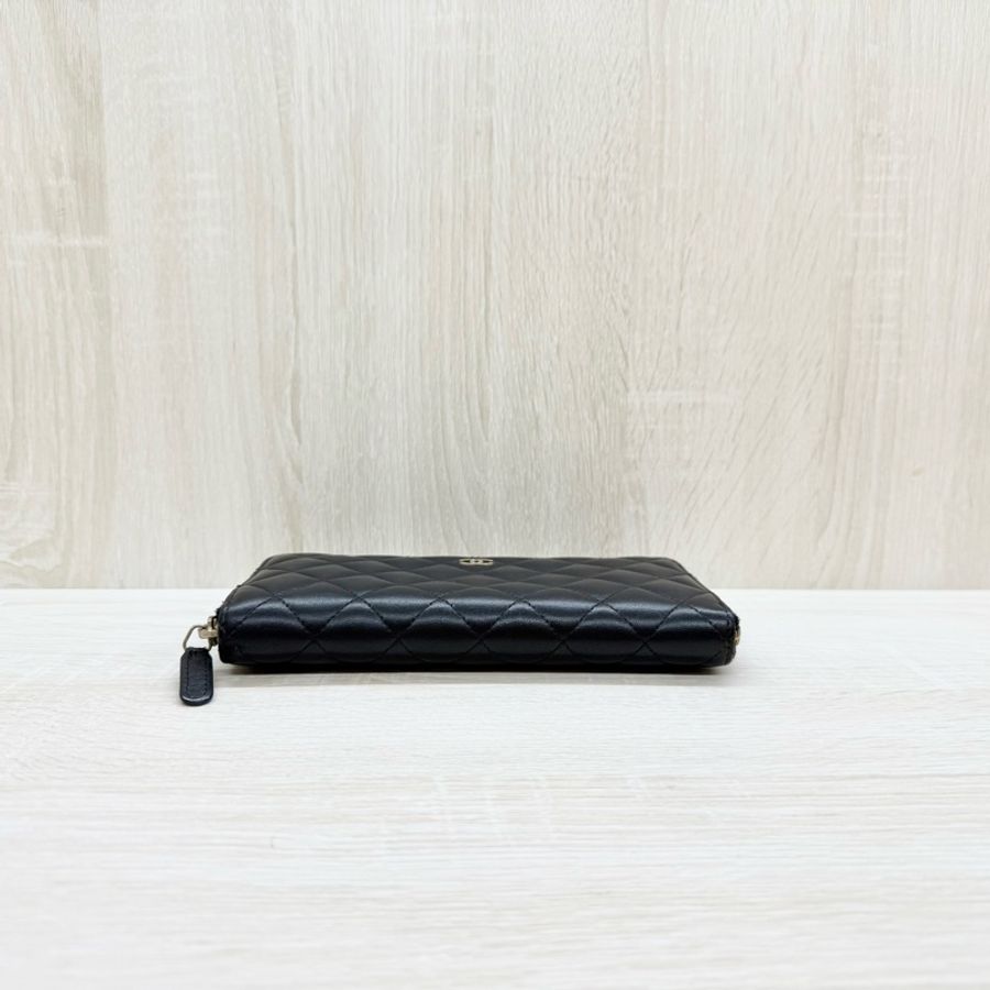 CHANEL黑色小羊皮ㄇ拉長夾A50097-6