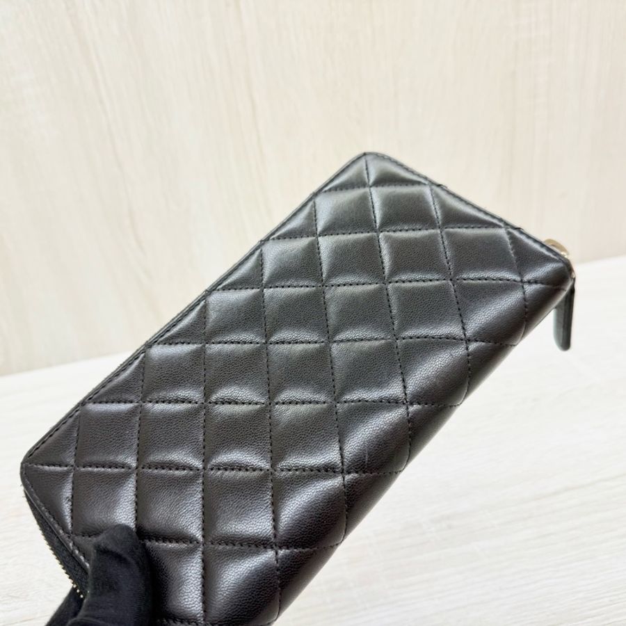 CHANEL黑色小羊皮ㄇ拉長夾A50097-10