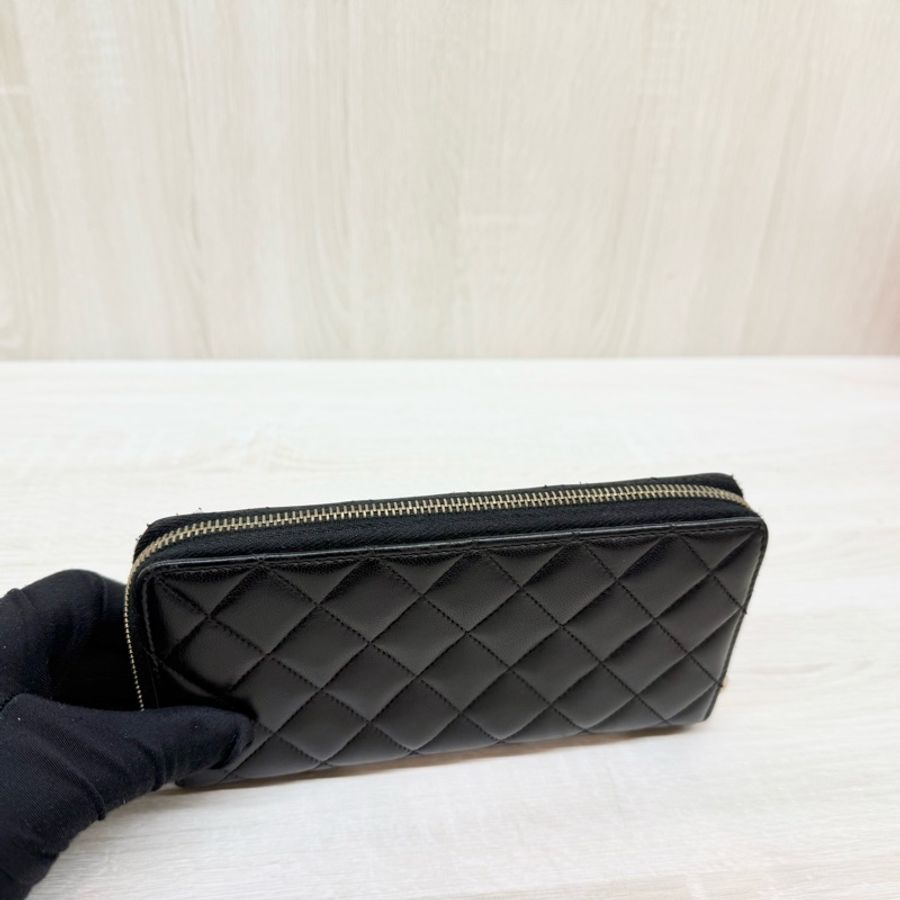 CHANEL黑色小羊皮ㄇ拉長夾A50097-11